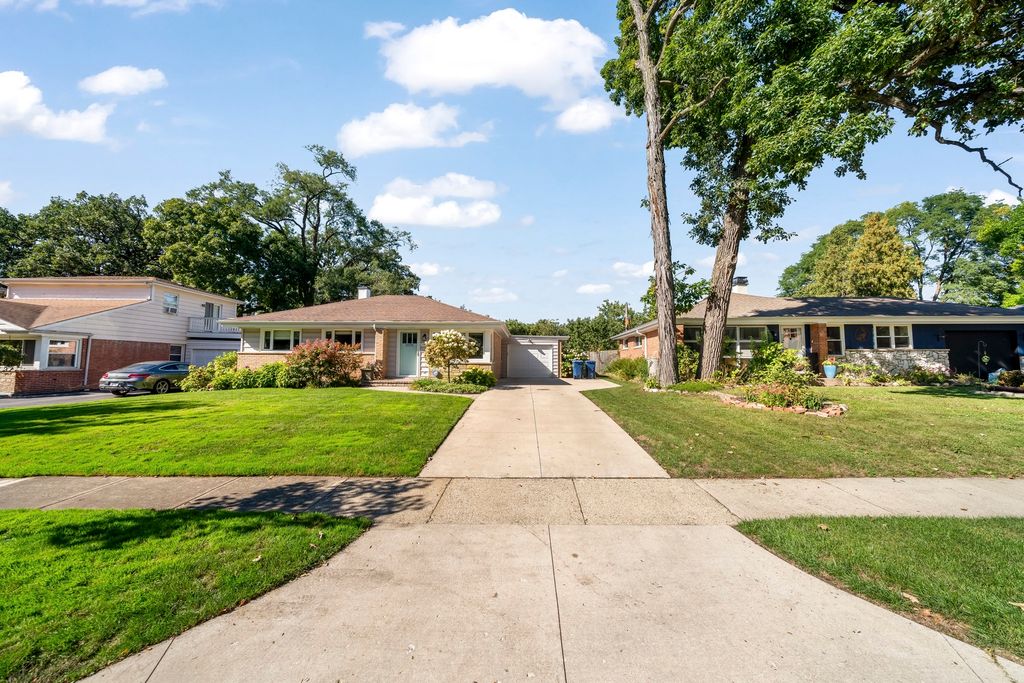 1960 Milton Avenue, Northbrook, IL 60062 — exterior