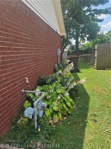 2207 Quarry Drive, Van Buren, AR 72956