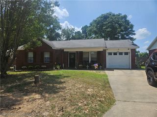 2207 Quarry Drive, Van Buren, AR 72956
