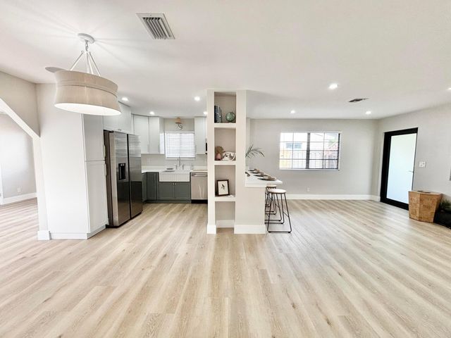 1121 N Ocean Breeze, Lake Worth Beach, FL 33460