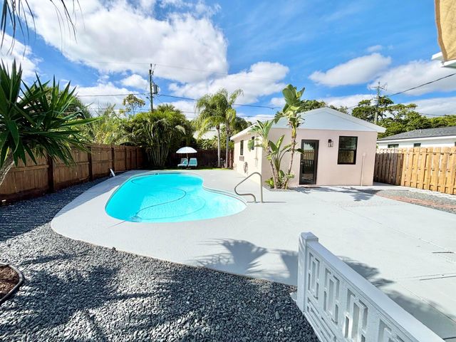 1121 N Ocean Breeze, Lake Worth Beach, FL 33460