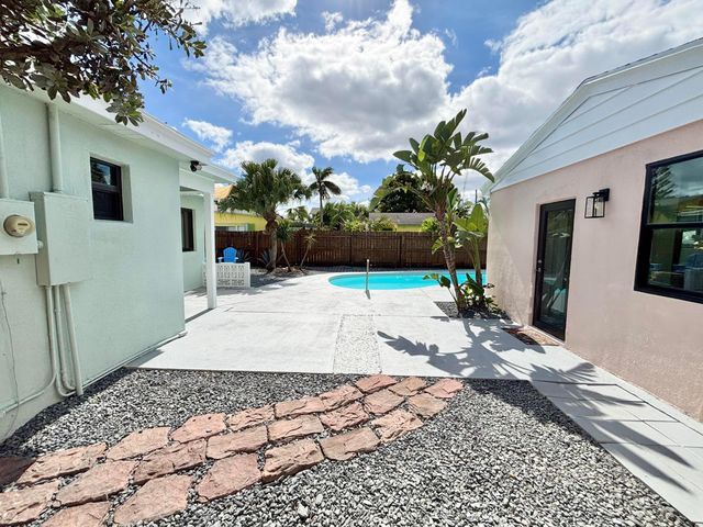 1121 N Ocean Breeze, Lake Worth Beach, FL 33460