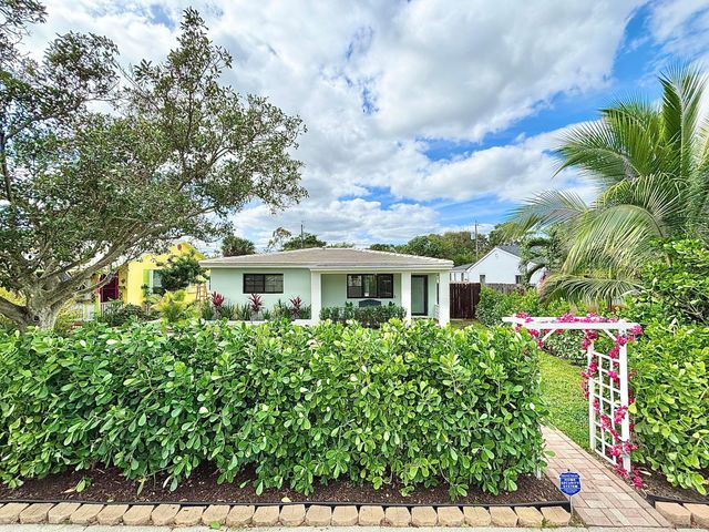 1121 N Ocean Breeze, Lake Worth Beach, FL 33460