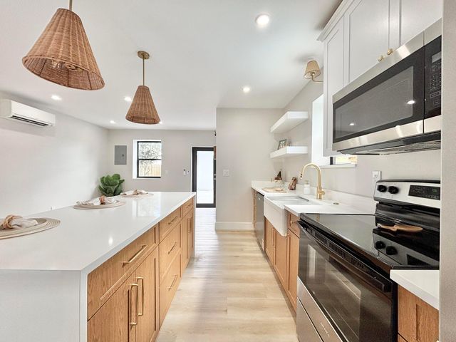 1121 N Ocean Breeze, Lake Worth Beach, FL 33460