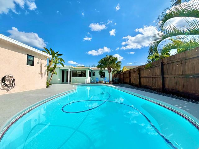 1121 N Ocean Breeze, Lake Worth Beach, FL 33460
