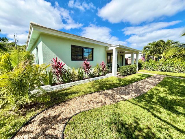 1121 N Ocean Breeze, Lake Worth Beach, FL 33460