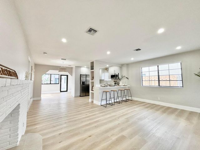 1121 N Ocean Breeze, Lake Worth Beach, FL 33460