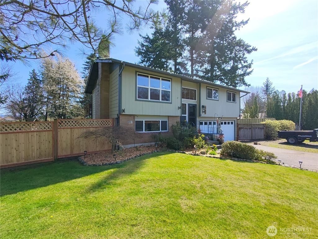 6786 La Bello Drive, Lynden, WA 98264