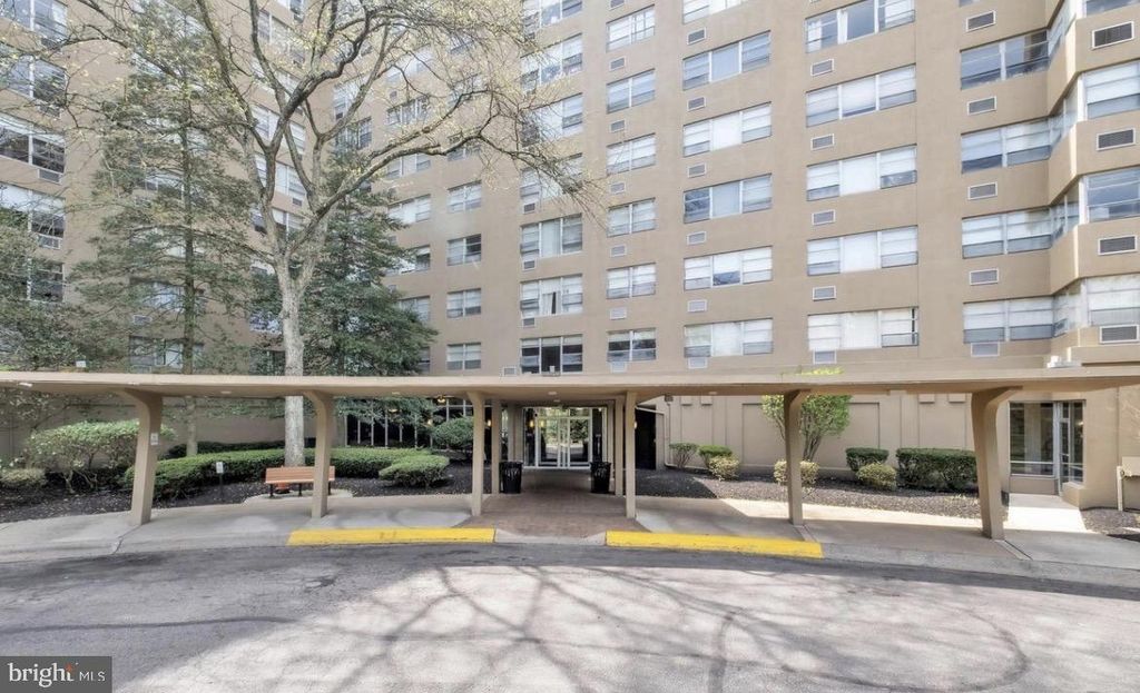 1030 LANCASTER AVE #402, BRYN MAWR, PA 19010 — photo 2