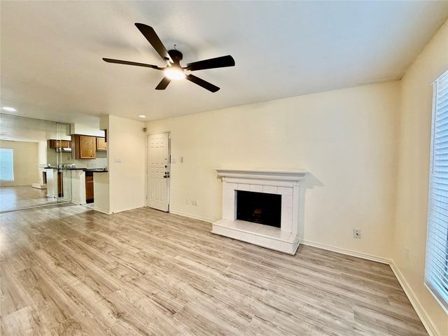 2120 Wilcrest Drive 121, Houston, TX 77042