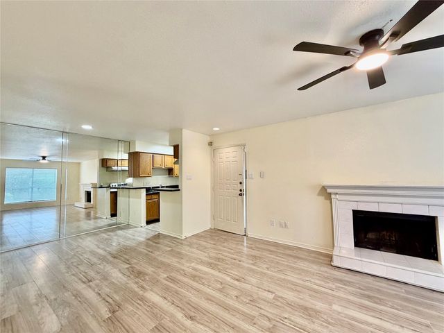 2120 Wilcrest Drive 121, Houston, TX 77042