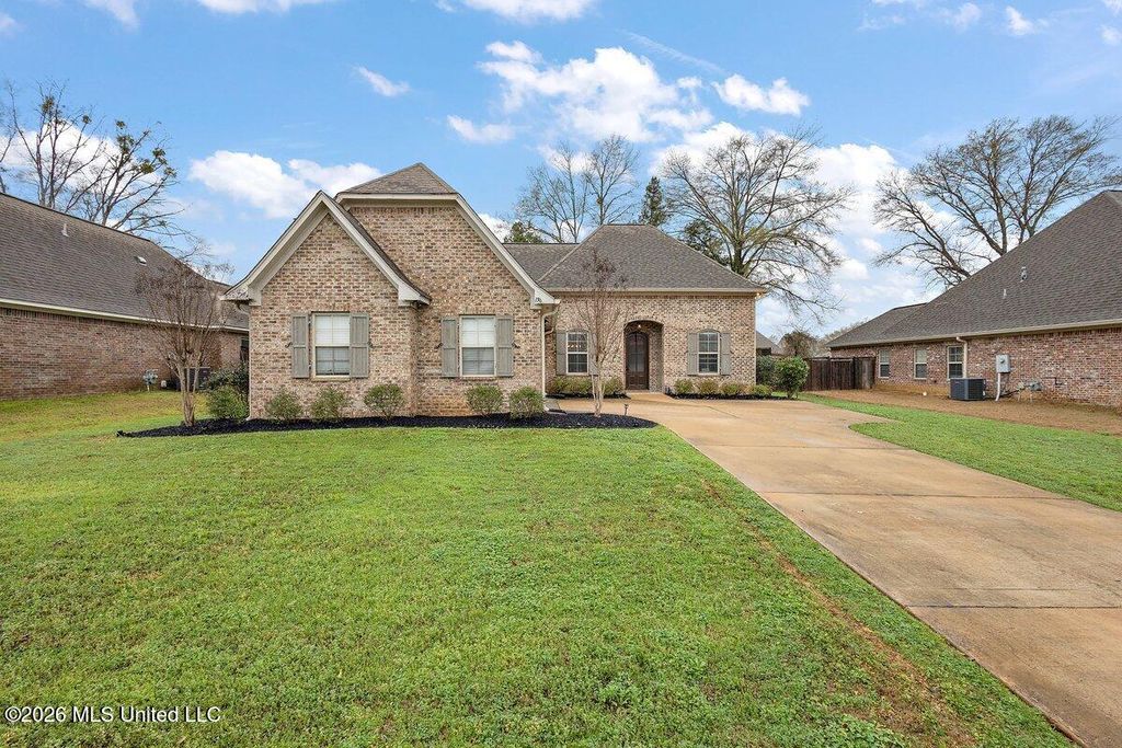 150 Sweetbriar Circle, Canton, MS 39046