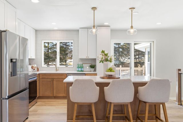 2575 Aladdin Street, Roseville, MN 55113