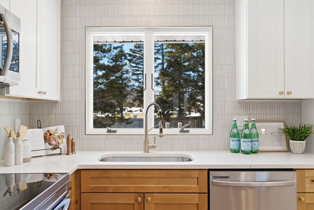 2575 Aladdin Street, Roseville, MN 55113