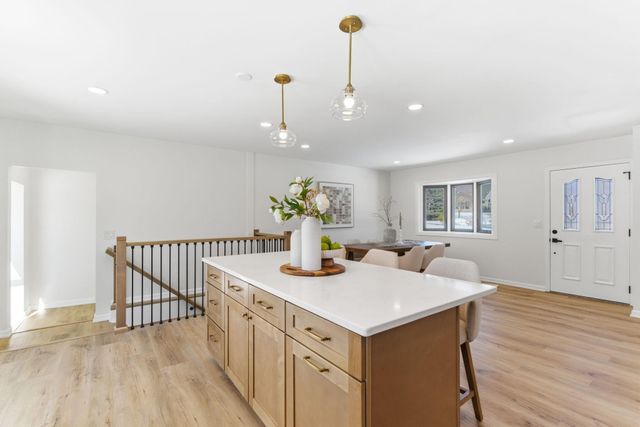 2575 Aladdin Street, Roseville, MN 55113