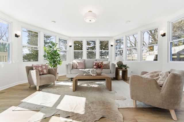 2575 Aladdin Street, Roseville, MN 55113