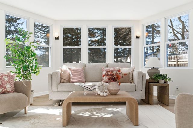 2575 Aladdin Street, Roseville, MN 55113