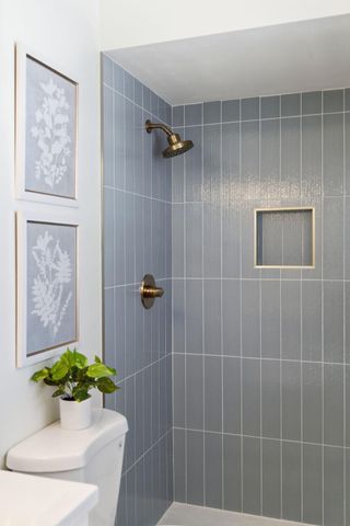 2575 Aladdin Street, Roseville, MN 55113