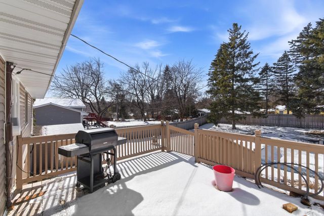 2575 Aladdin Street, Roseville, MN 55113