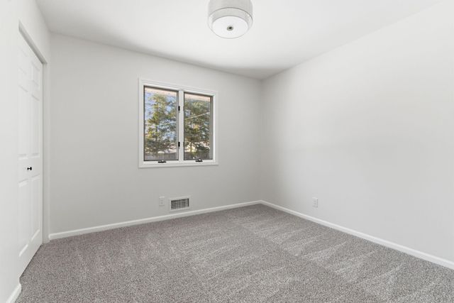 2575 Aladdin Street, Roseville, MN 55113