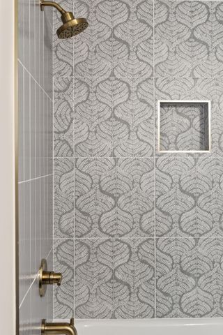 2575 Aladdin Street, Roseville, MN 55113