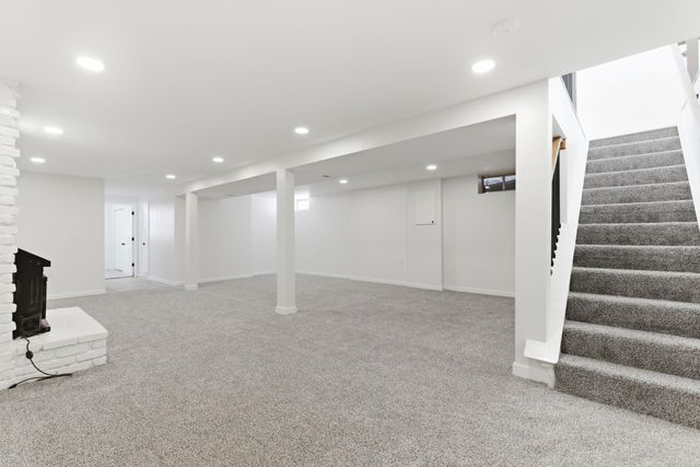 2575 Aladdin Street, Roseville, MN 55113