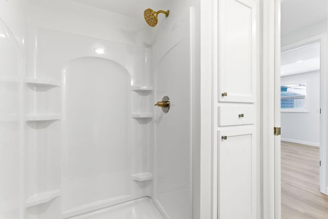 2575 Aladdin Street, Roseville, MN 55113