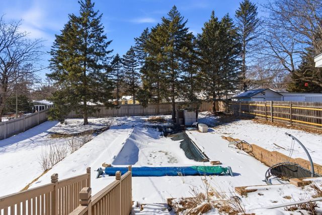 2575 Aladdin Street, Roseville, MN 55113