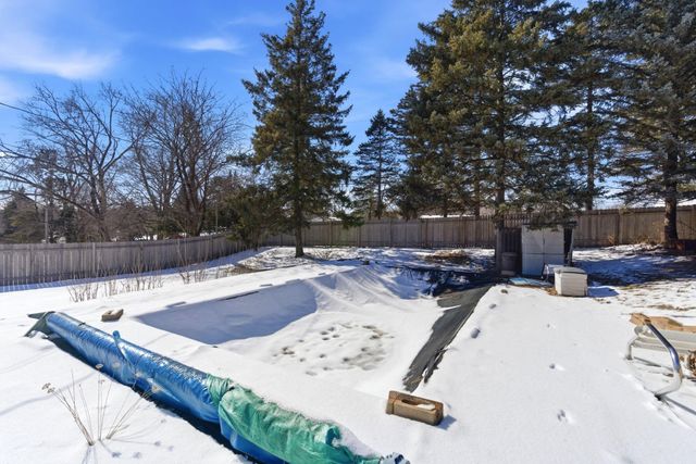 2575 Aladdin Street, Roseville, MN 55113