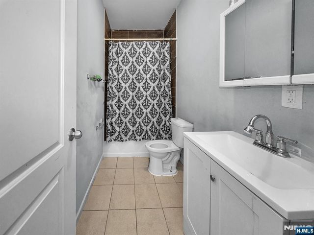 740 E 18th Street, Paterson, NJ 07501