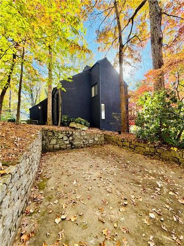 175 River Court Parkway, Atlanta, GA 30328