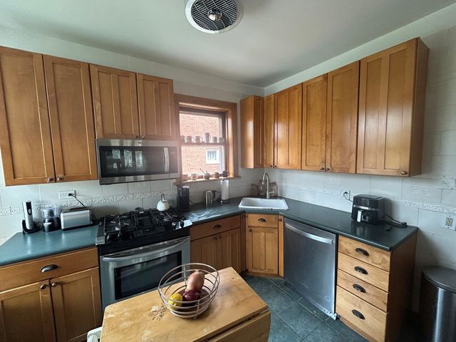 9432 S Pleasant Avenue, Chicago, IL 60643