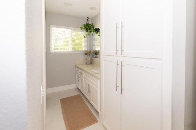 2672 Rio Bravo Cir, Sacramento, CA 95826