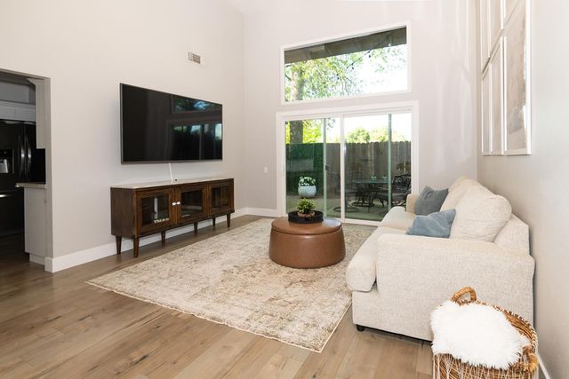 2672 Rio Bravo Cir, Sacramento, CA 95826