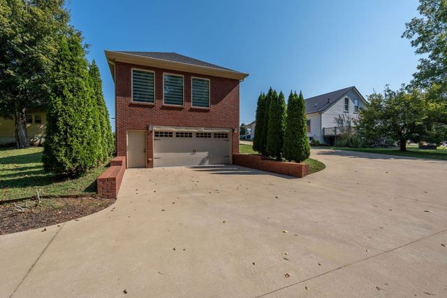 219 Waterloo St, Lawrenceburg, TN 38464