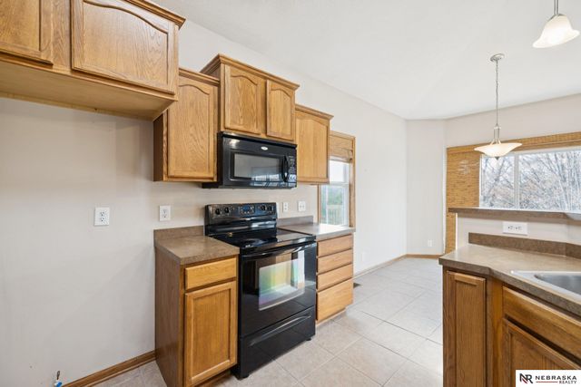 1933 Redstone Road, Lincoln, NE 68521