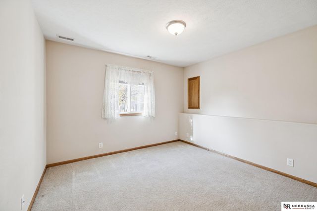 1933 Redstone Road, Lincoln, NE 68521