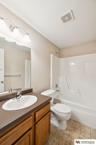 1933 Redstone Road, Lincoln, NE 68521