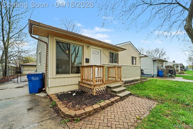 23578 Blackett Avenue, Warren, MI 48089