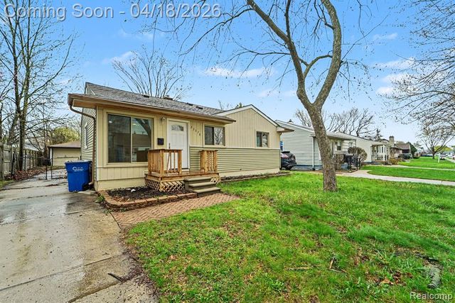 23578 Blackett Avenue, Warren, MI 48089