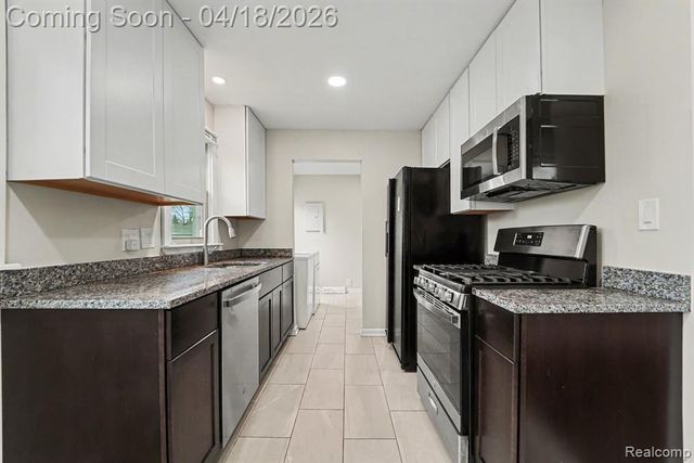 23578 Blackett Avenue, Warren, MI 48089
