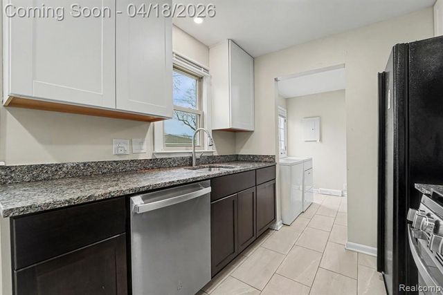 23578 Blackett Avenue, Warren, MI 48089
