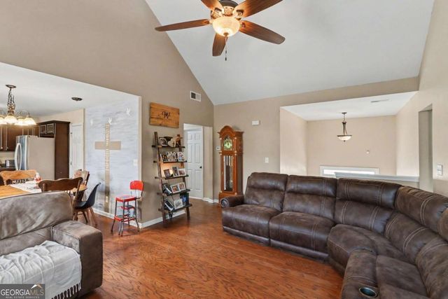 25 Redwood Drive, Adairsville, GA 30103