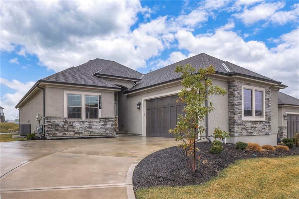 14781 W 128th Terrace, Olathe, KS 66062