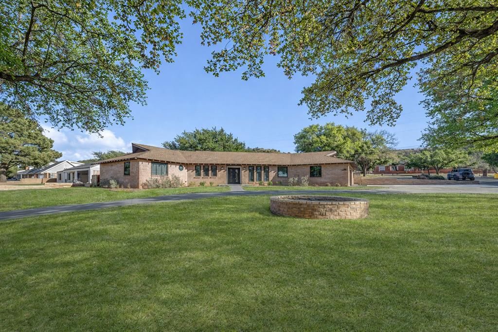 700 Highland Dr, Big Spring, TX 79720