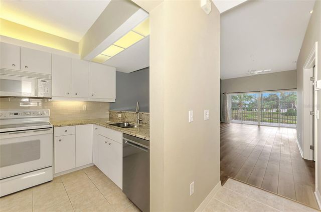 414 LAUREL LAKE DRIVE 203, Venice, FL 34292