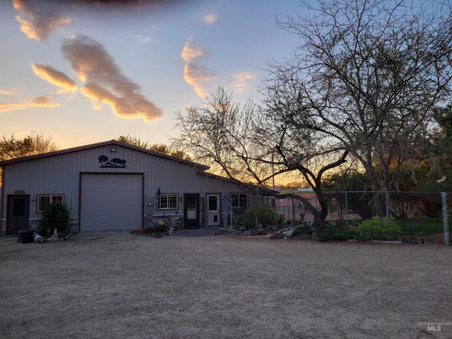 8502 Track Road, Nampa, ID 83686