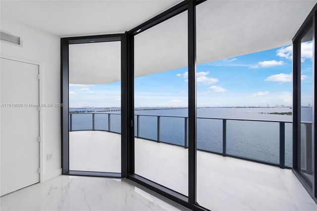 700 NE 24 1101, Miami, FL 33137