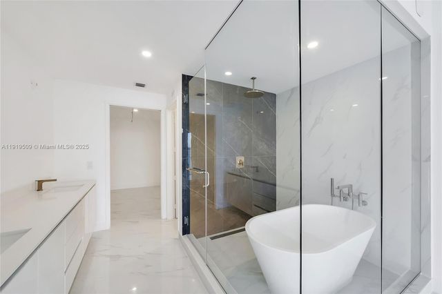 700 NE 24 1101, Miami, FL 33137