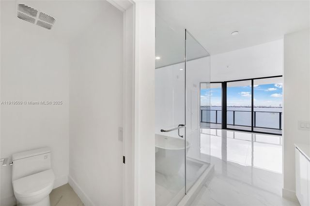 700 NE 24 1101, Miami, FL 33137